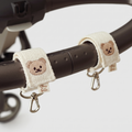 Crochets de Poussette Ours Athmora - photo studio fond clair